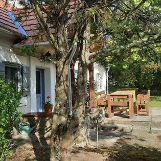 A La Maison - Epp Mint Otthon