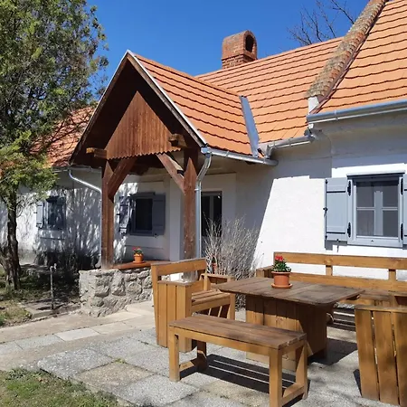 A La Maison - Epp Mint Otthon