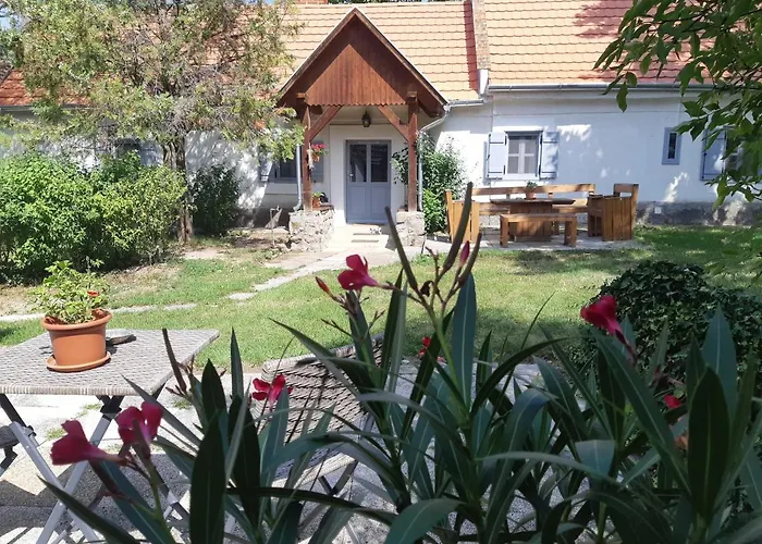 Semesterbostad A La Maison - Epp Mint Otthon